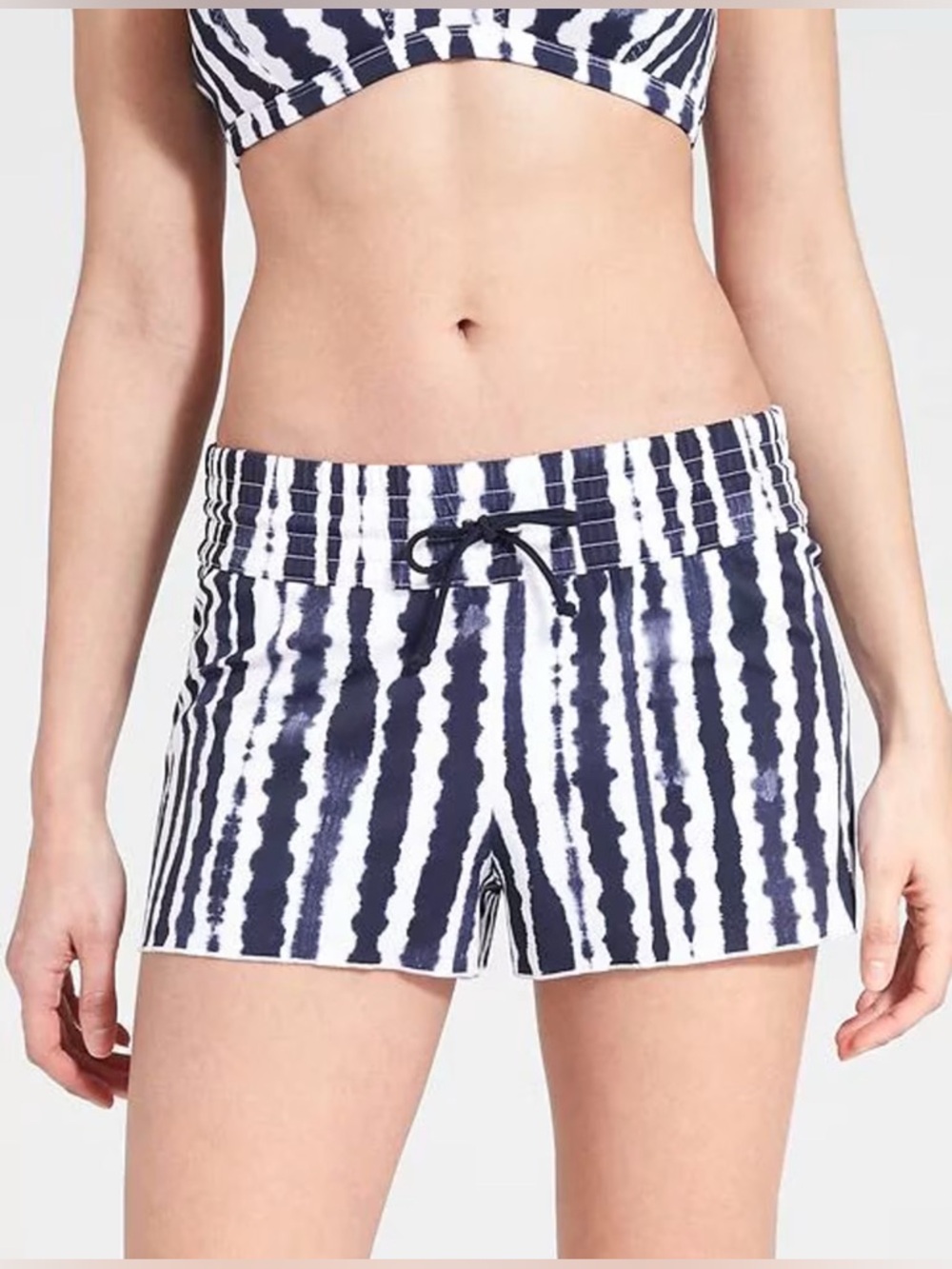 Athleta Wave Break Women’s smocked swim short white and navy stripes Size XS